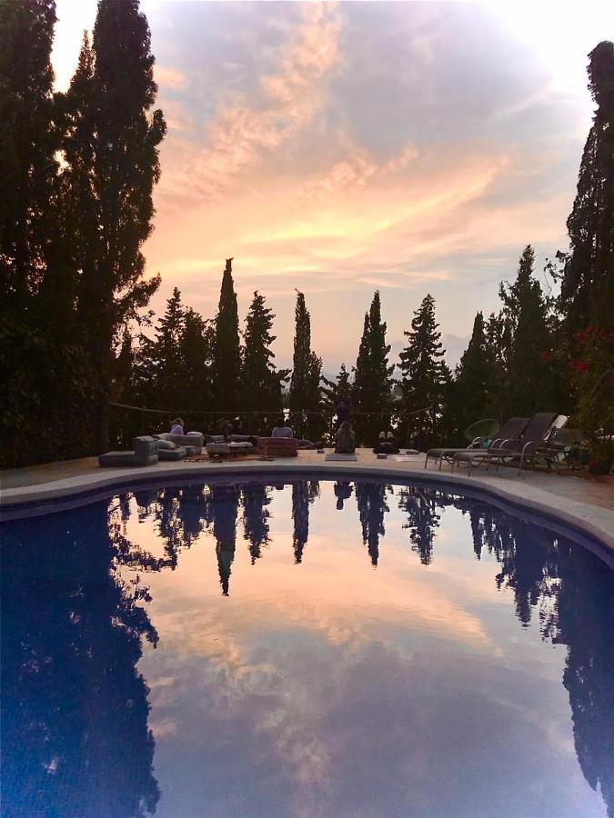 Bakit House - Casa Rural Con Piscina Águilas Eksteriør bilde