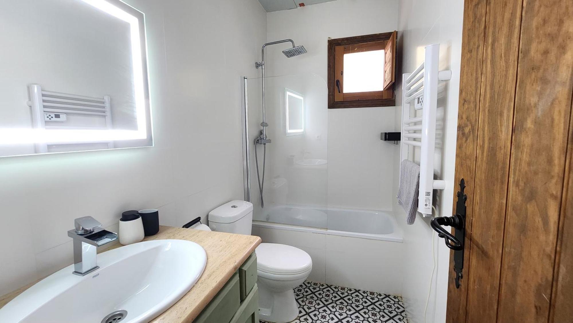Bakit House - Casa Rural Con Piscina Águilas Eksteriør bilde